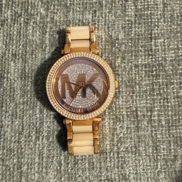 Michael Kors Gold Women's Watch - Picture 1 of 2